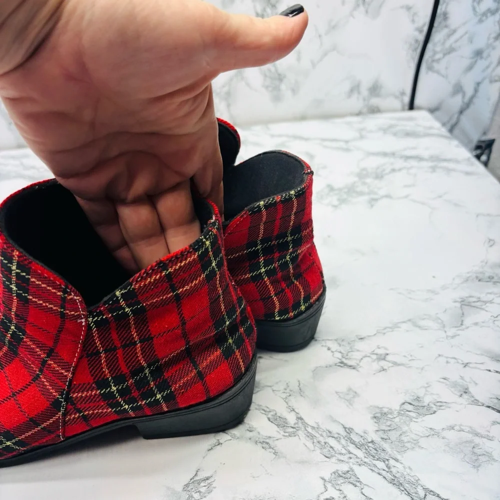 Red Plaid Tartan Lightweight Ankle Boots Side Zipper Size 6.5 / 37